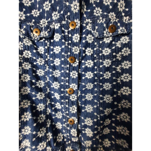 Bamboo Traders Embroidered white flowers on a denim jacket - Picture 4 of 12